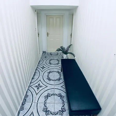 Kiwi Apartment *