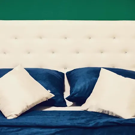 Kiwi Apartment